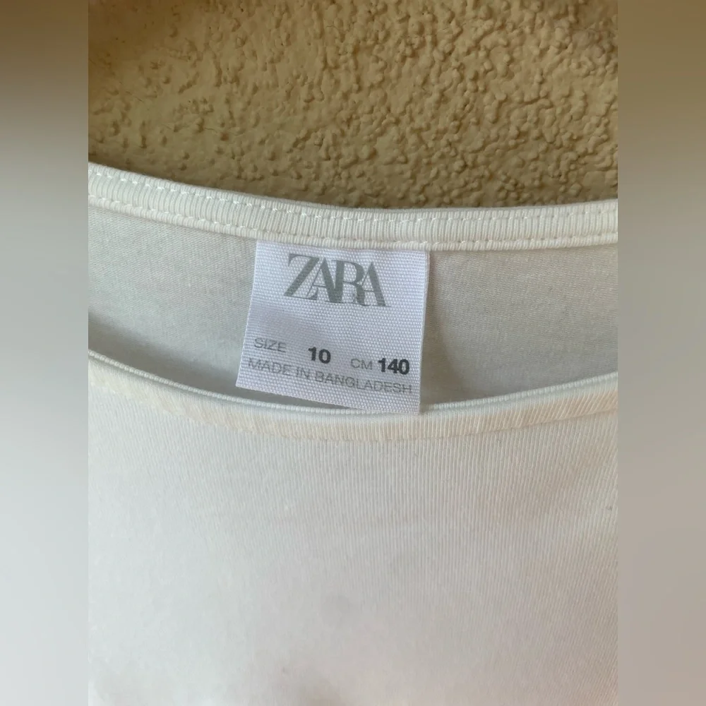Zara Puff Sleeve Top - Picture 4 of 4